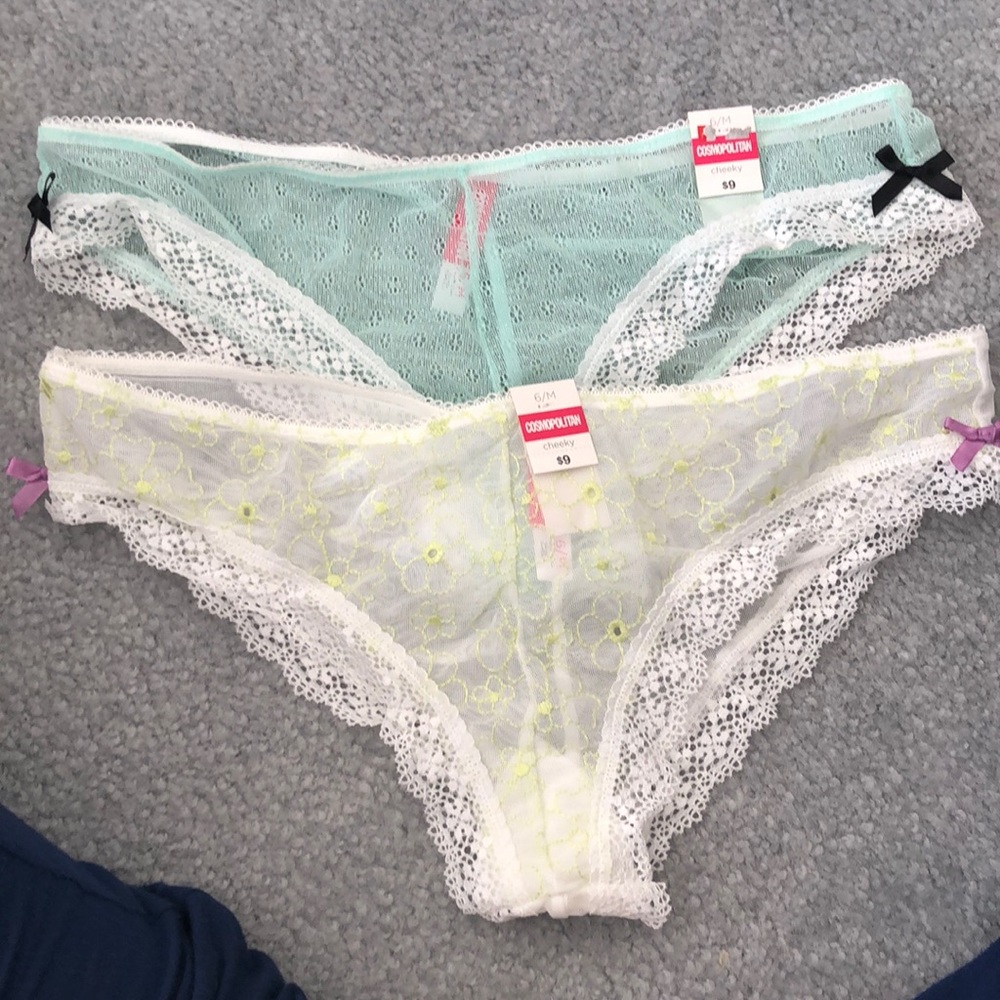 BNWT cheeky undies size M